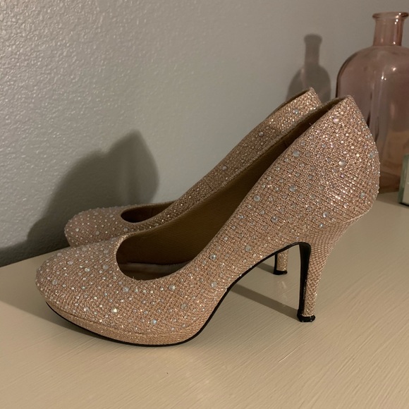 Shoes - Champagne Sparkle Heels Size 7.5